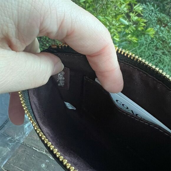 COACH Corner Zip Leather Wristlet With Cherry Print DCF05 NWT AUTHENTIC - Picture 8 of 10